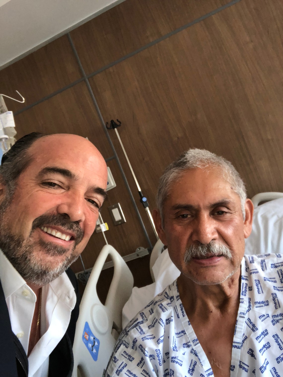 AC1936C5-4973-48E3-ABB1-2C694F380032